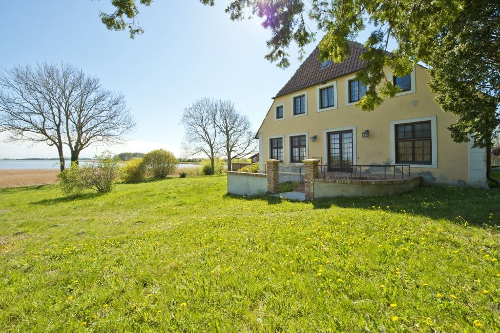 Photos Lakeside country manor on Rügen island