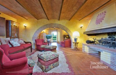 Country House for sale Asciano, Tuscany:  RIF 2992 Wohnbereich mit Kamin