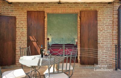 Country House for sale Asciano, Tuscany:  RIF 2992 Terrasse mit Blick in SZ