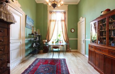 Castle for sale Fays, Wallonia, Erstes Arbeitszimmer im EG