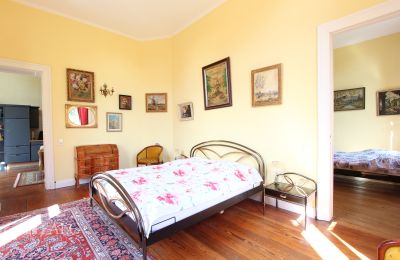 Castle for sale Fays, Wallonia, Drittes Schlafzimmer im 1.OG