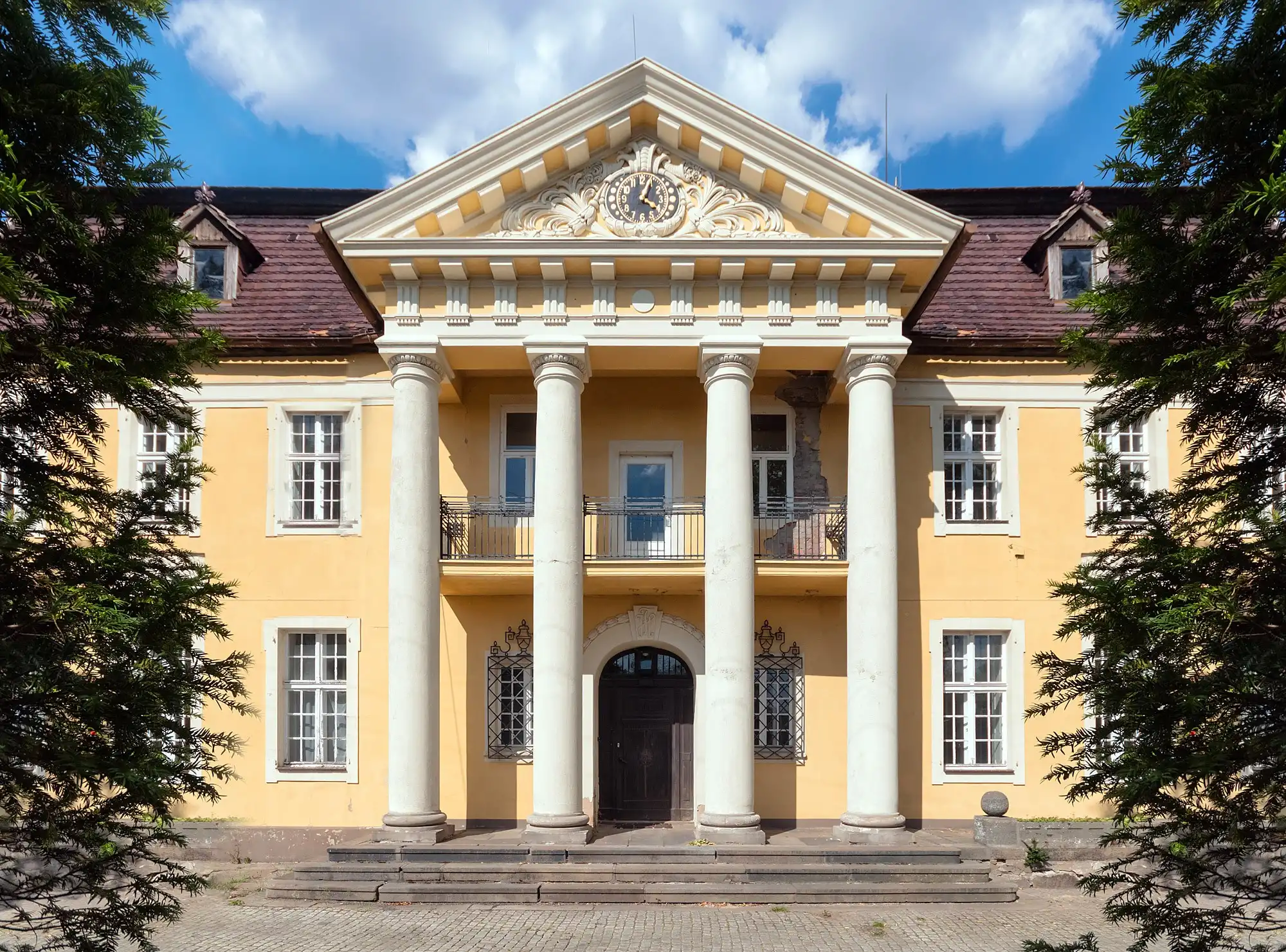 Photos Baroque and Neoclassical manor house in Saxony