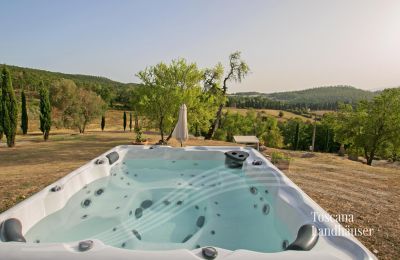 Country House for sale Sarteano, Tuscany:  RIF 3005 Whirlpool mit Panoramablick