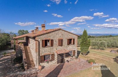 Farmhouse for sale Sarteano, Tuscany:  RIF 3009 Haus mit Außentreppe