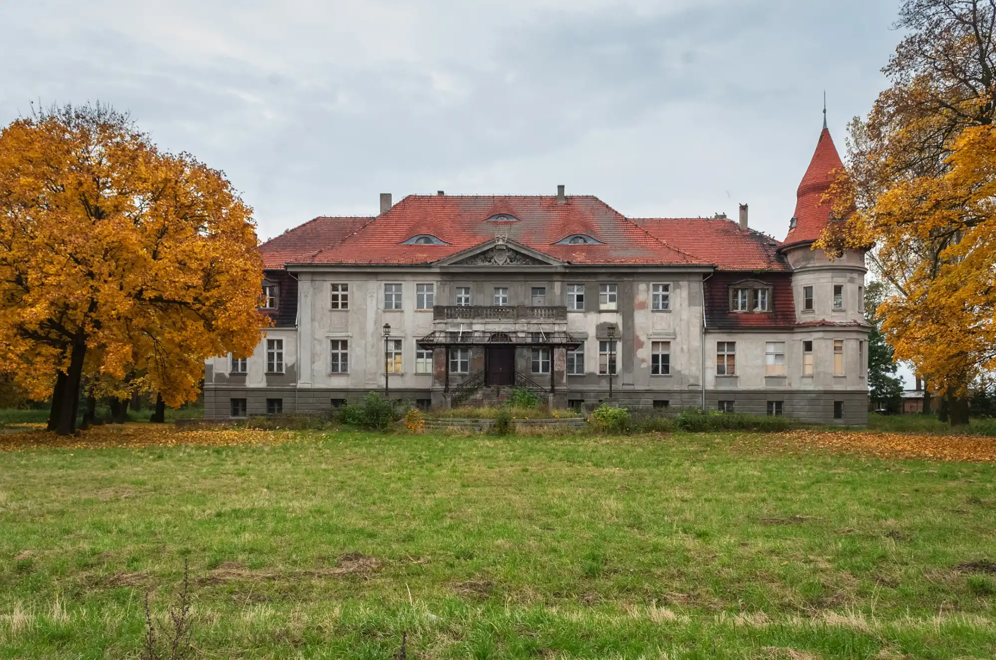 Photos Restoration project near Poznań: Manor house in Karczew