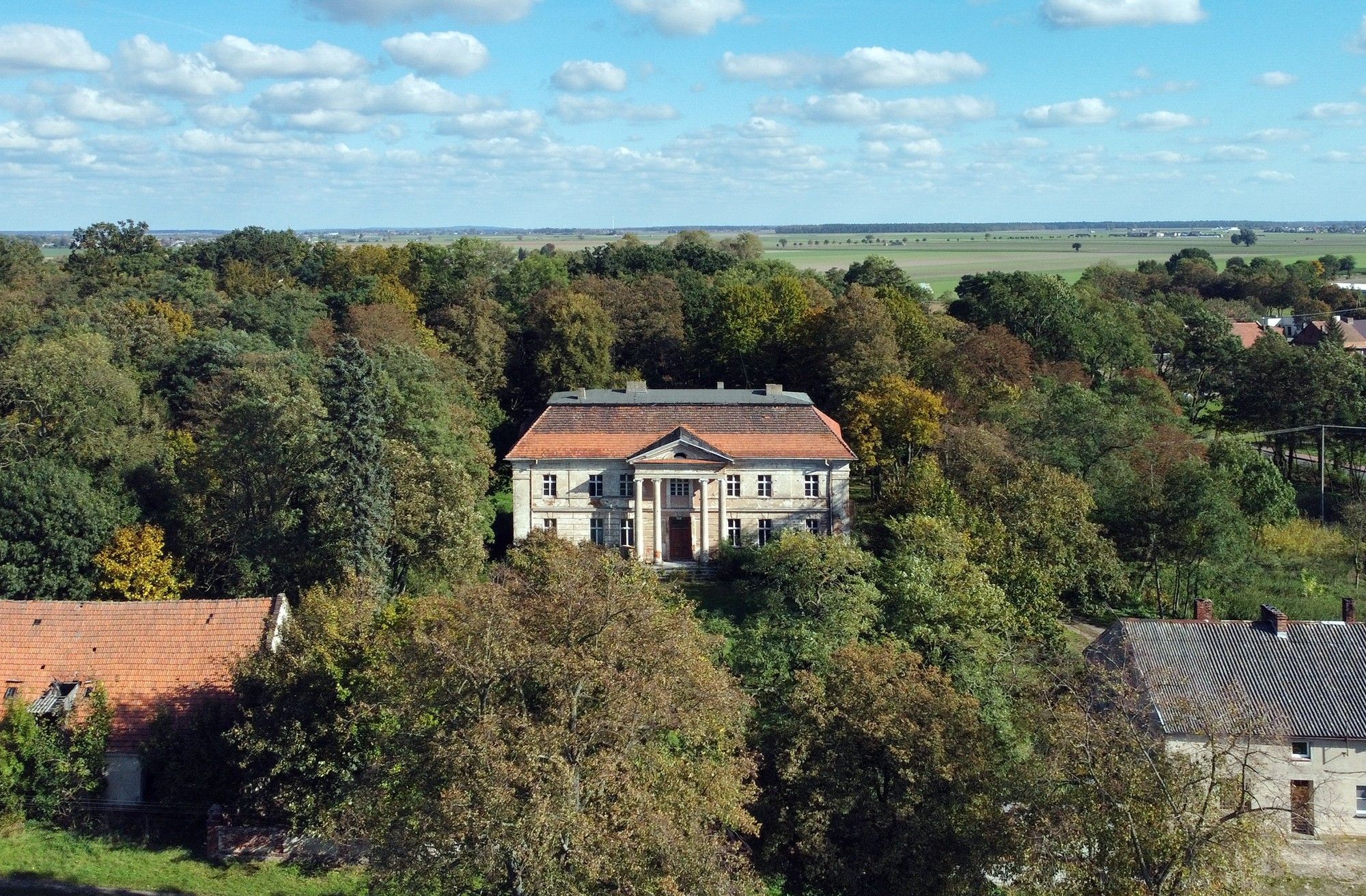 Photos Neoclassical country house in Greater Poland