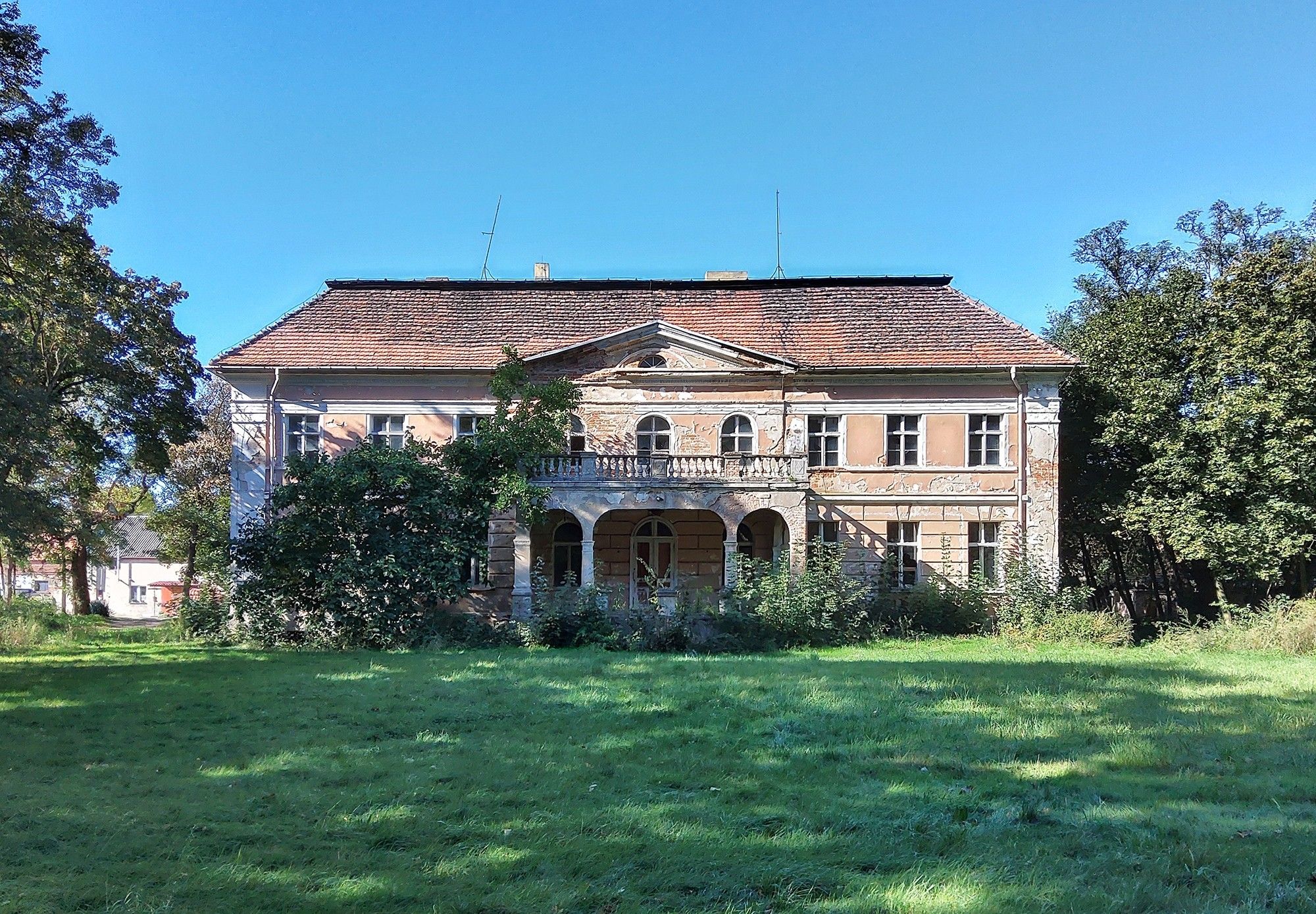 Photos Neoclassical country house in Greater Poland