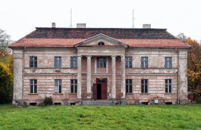 Castle for sale Granówko, Greater Poland Voivodeship:  Portico