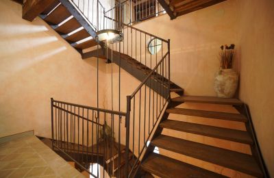 Country House for sale Lerchi, Umbria:  Staircase