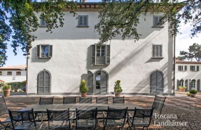 Historic Villa for sale Arezzo, Tuscany:  Front view