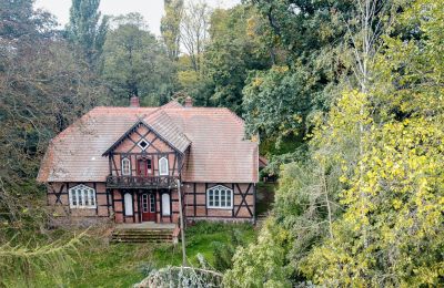 Character properties, Small manor near Leszno, Poland