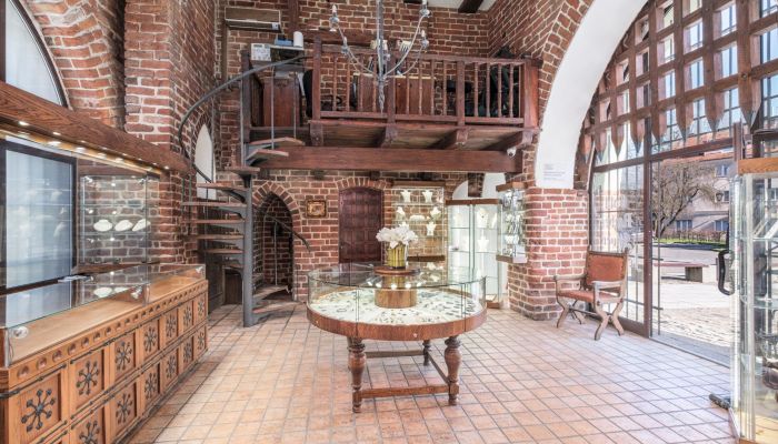 Historic Tower in Malbork – residential and commercial heritage property