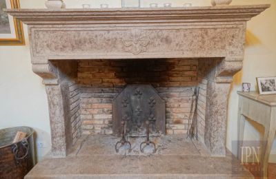 Country home for sale Città di Castello, Umbria, Fireplace