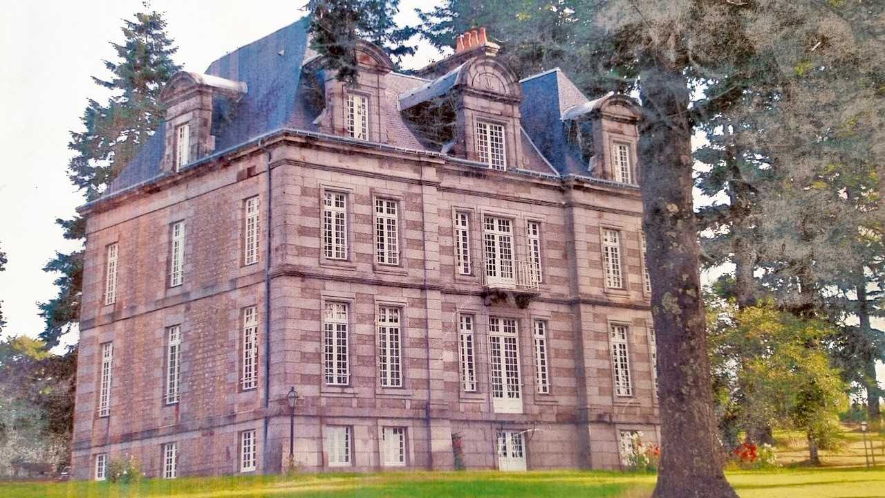 Photos Small chateau in Normandy, France