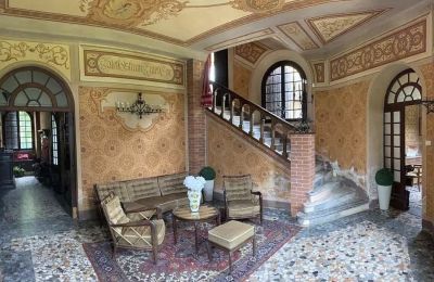 Castle for sale Cavallirio, Piemont:  Entrance Hall