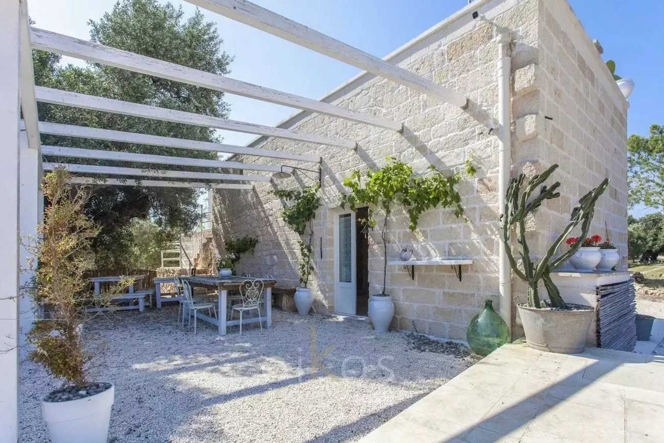 Photos Farmhouse in Ostuni with sea view and olive grove