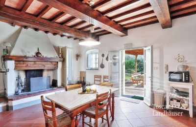 Country House for sale Castagneto Carducci, Tuscany:  RIF 3057 Essbereich mit Kamin