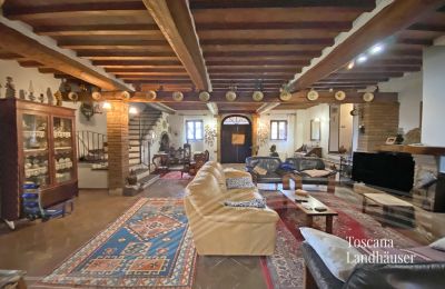 Farmhouse for sale Marciano della Chiana, Tuscany:  RIF 3055 Wohnbereich mit Treppe