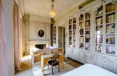 Historic Villa for sale İstanbul, Tom Tom, Nur-i Ziya Sokak, Library