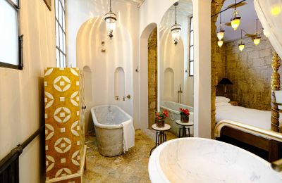 Historic Villa for sale İstanbul, Tom Tom, Nur-i Ziya Sokak, Bathroom