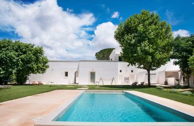 Farmhouse for sale Martina Franca, Apulia:  Pool