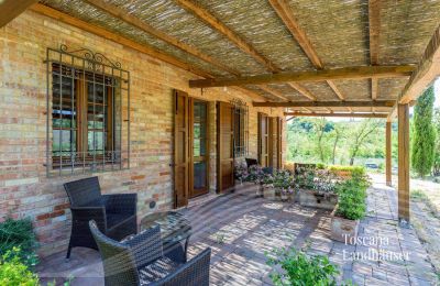 Country House for sale Chianciano Terme, Tuscany:  RIF 3061 überdachte Terrasse