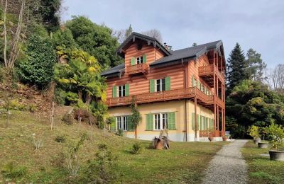 Historic Villa for sale 28823 Ghiffa, Piemont:  Access