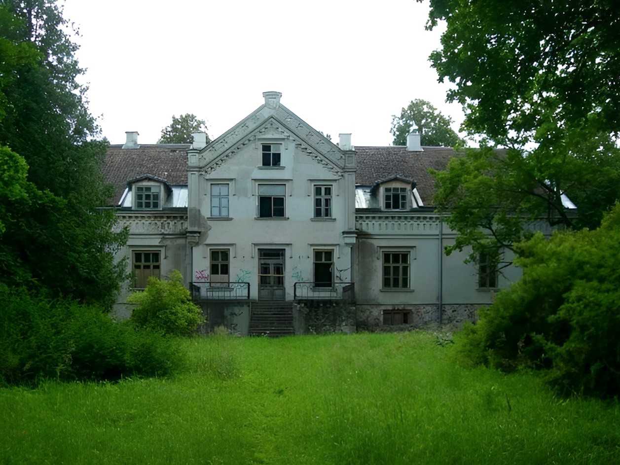 Photos Sasmakas - Abandoned manor in Latvia
