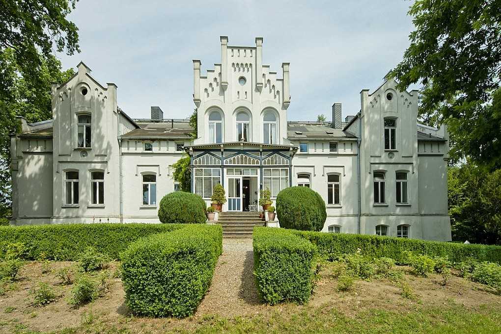 Photos Kaeselow manor house west of Schwerin
