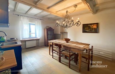 Country House for sale Loro Ciuffenna, Tuscany:  RIF 3098 Essbereich mit Küchenzeile