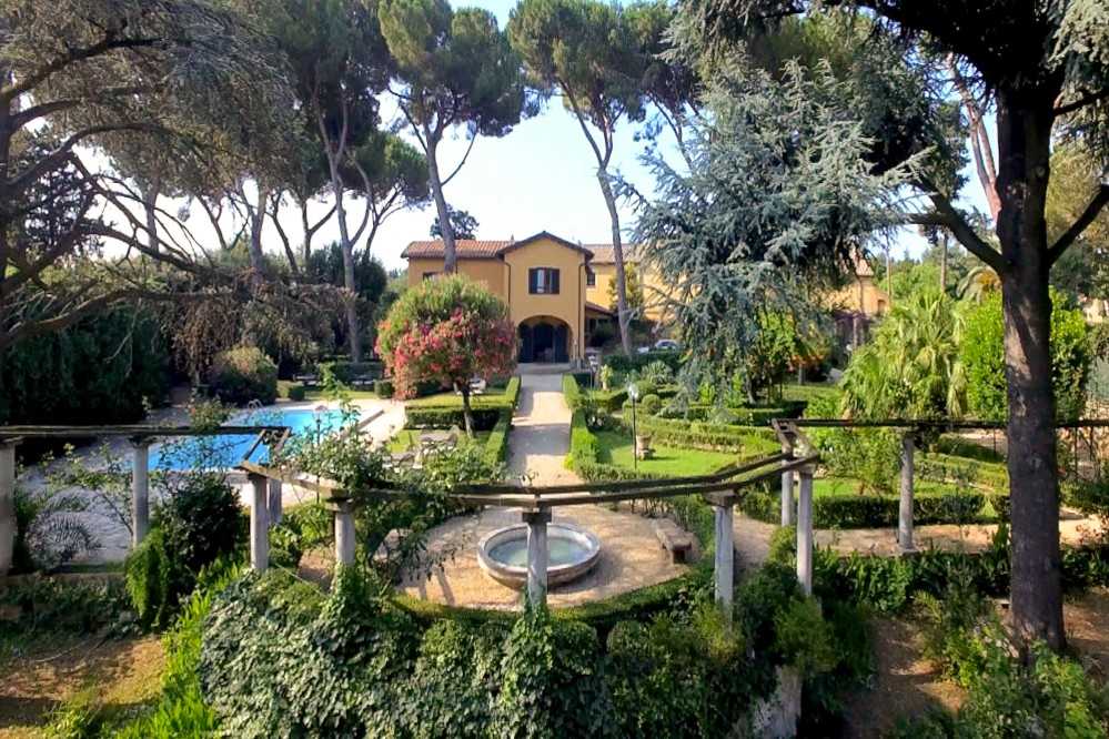 Photos Exclusive Rome Villa for Sale