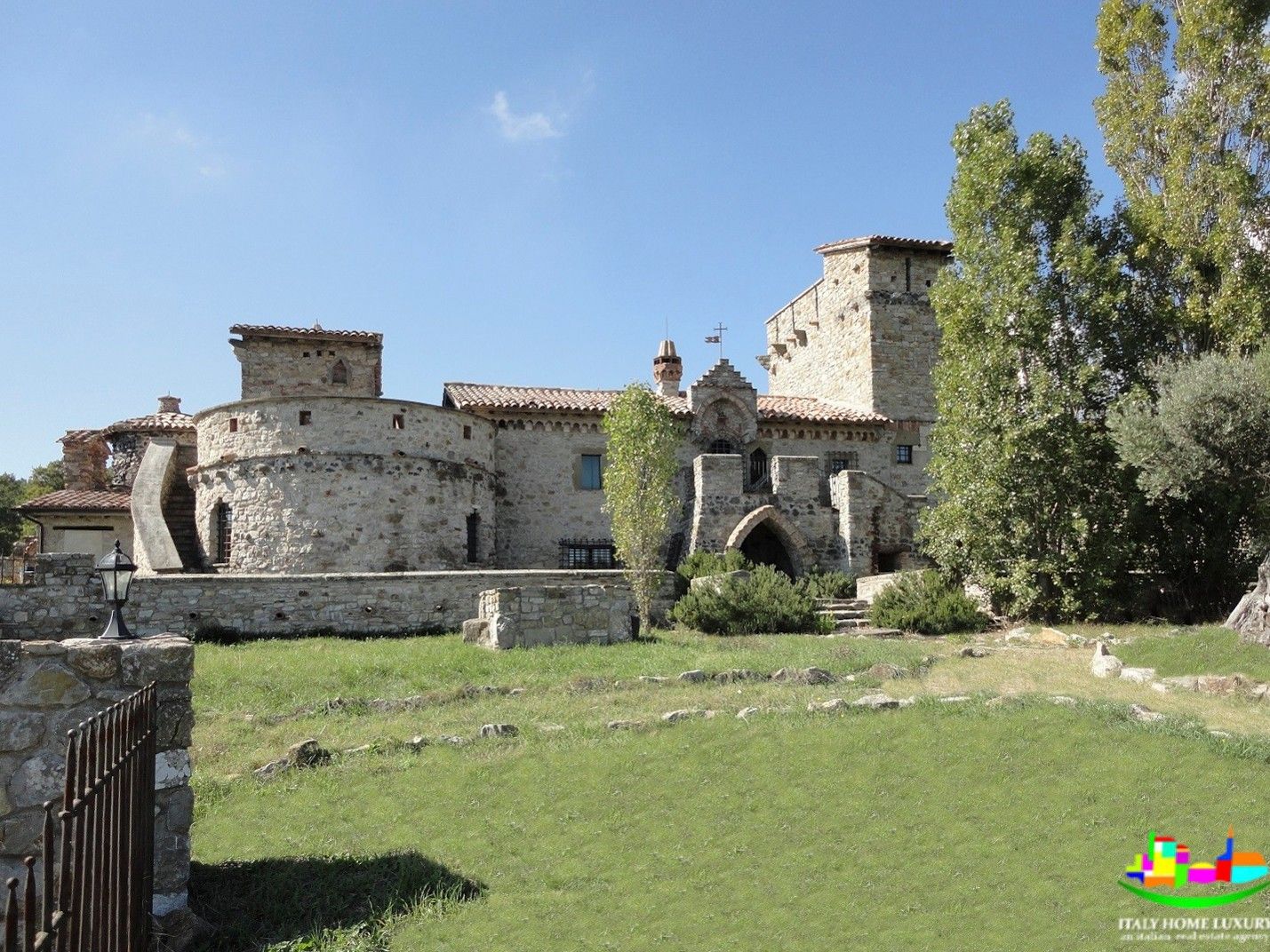 Photos Umbrian Castle for Sale with Panoramic Views