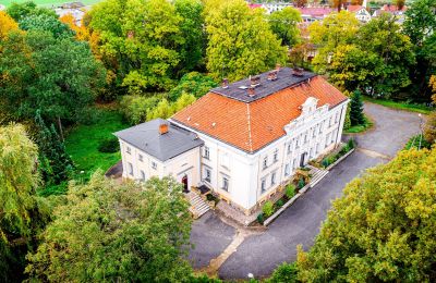 Character properties, Classical country mansion in Gola near Gostynin, Greater Poland