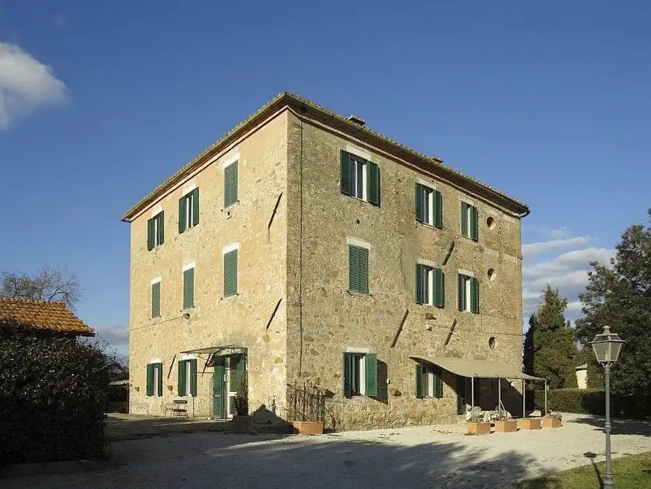 Photos Period mansion with pool on Lake Trasimeno