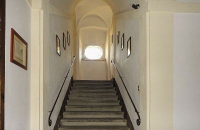 Historic villa for sale 06063 Magione, Umbria, Staircase