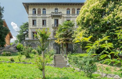 Historic Villa for sale Lovere, Lombardy:  Back view