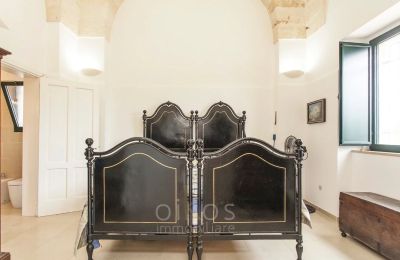 Historic Villa for sale Oria, Apulia:  Bedroom