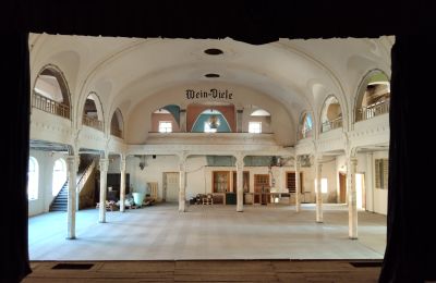 Character properties, Historical inn with art nouveau ballroom near Leipzig