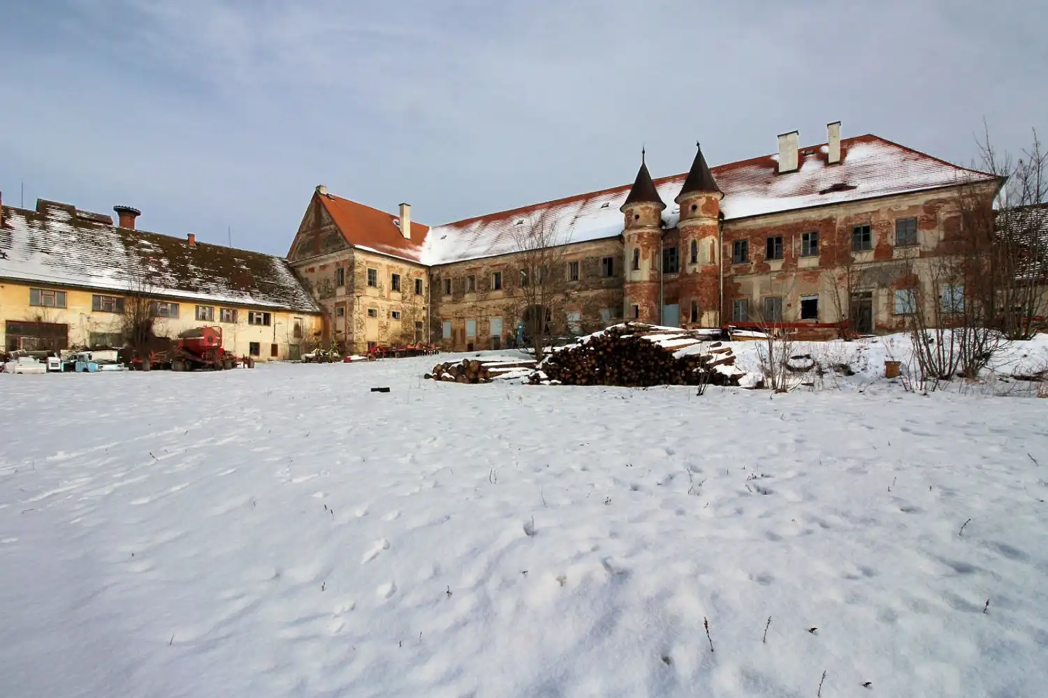 Photos Baroque castle property in Czech Republic