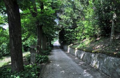 Historic Villa for sale Lazio:  Access