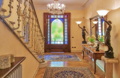 Historic Villa for sale 28838 Stresa, Piemont:  Entrance Hall