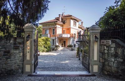 Historic Villa for sale 28838 Stresa, Piemont:  Access