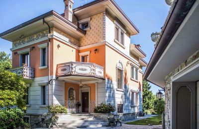Historic Villa for sale 28838 Stresa, Piemont:  Exterior View