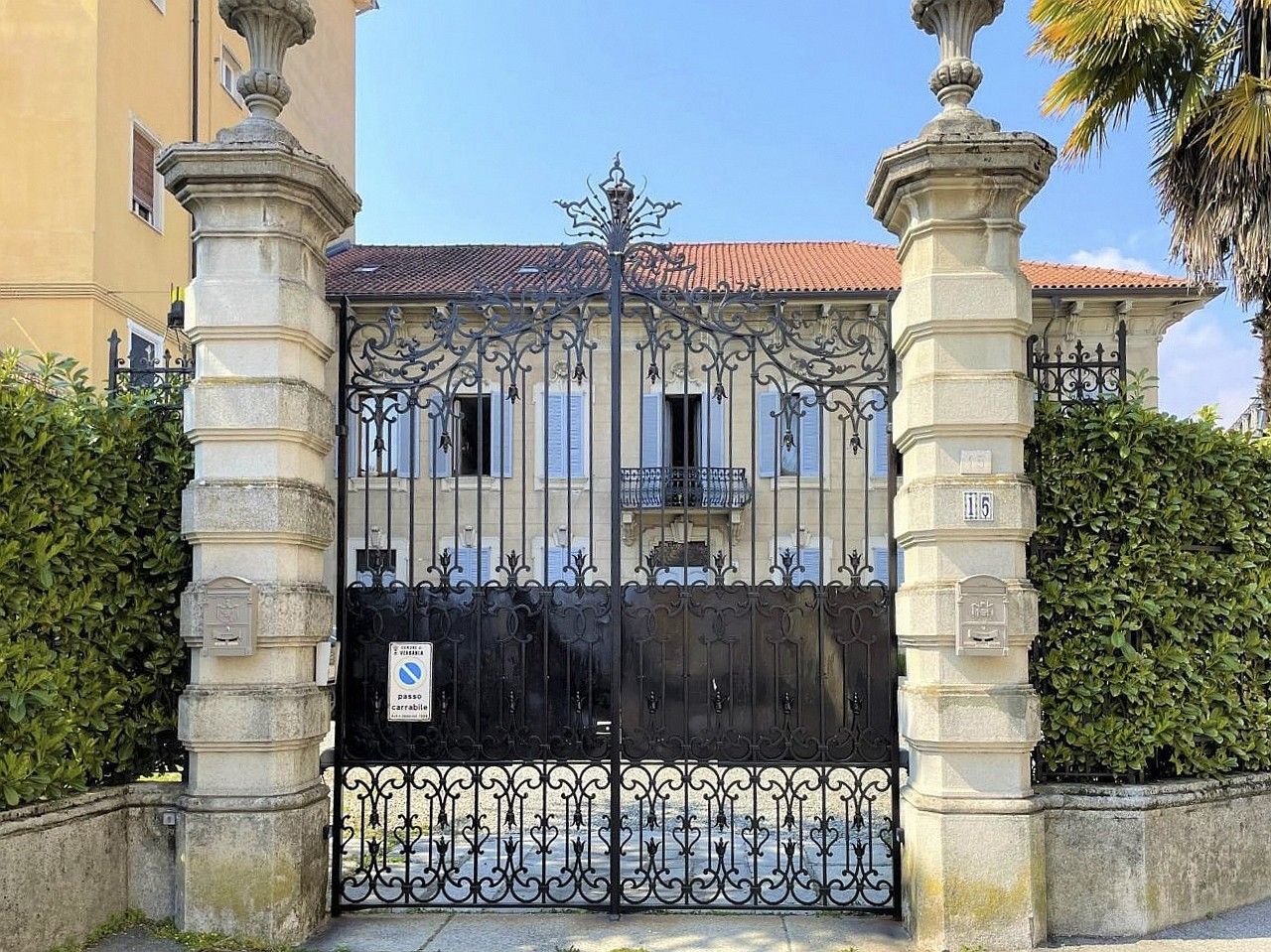 Photos Prestigious villa in central location of Verbania-Intra