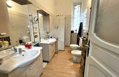 Historic Villa for sale Verbano-Cusio-Ossola, Intra, Piemont:  Bathroom