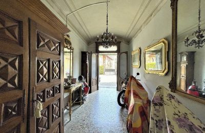 Historic Villa for sale Verbano-Cusio-Ossola, Intra, Piemont:  Entrance