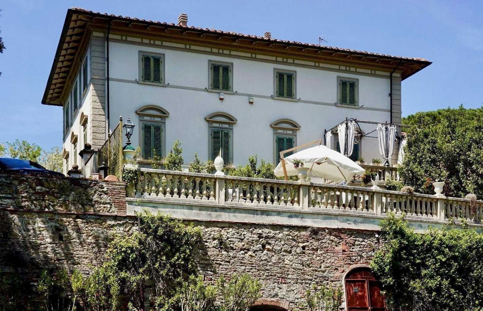 Photos Two exclusive residential units in historic villa near Pisa