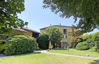 Character properties, Villa in Verbania Intra with large private garden