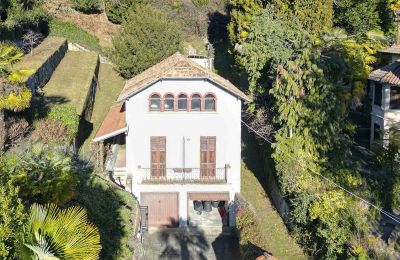 Historic Villa for sale 28010 Nebbiuno, Alto Vergante, Piemont:  