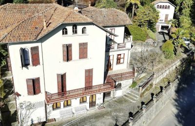 Historic Villa for sale 28010 Nebbiuno, Alto Vergante, Piemont:  